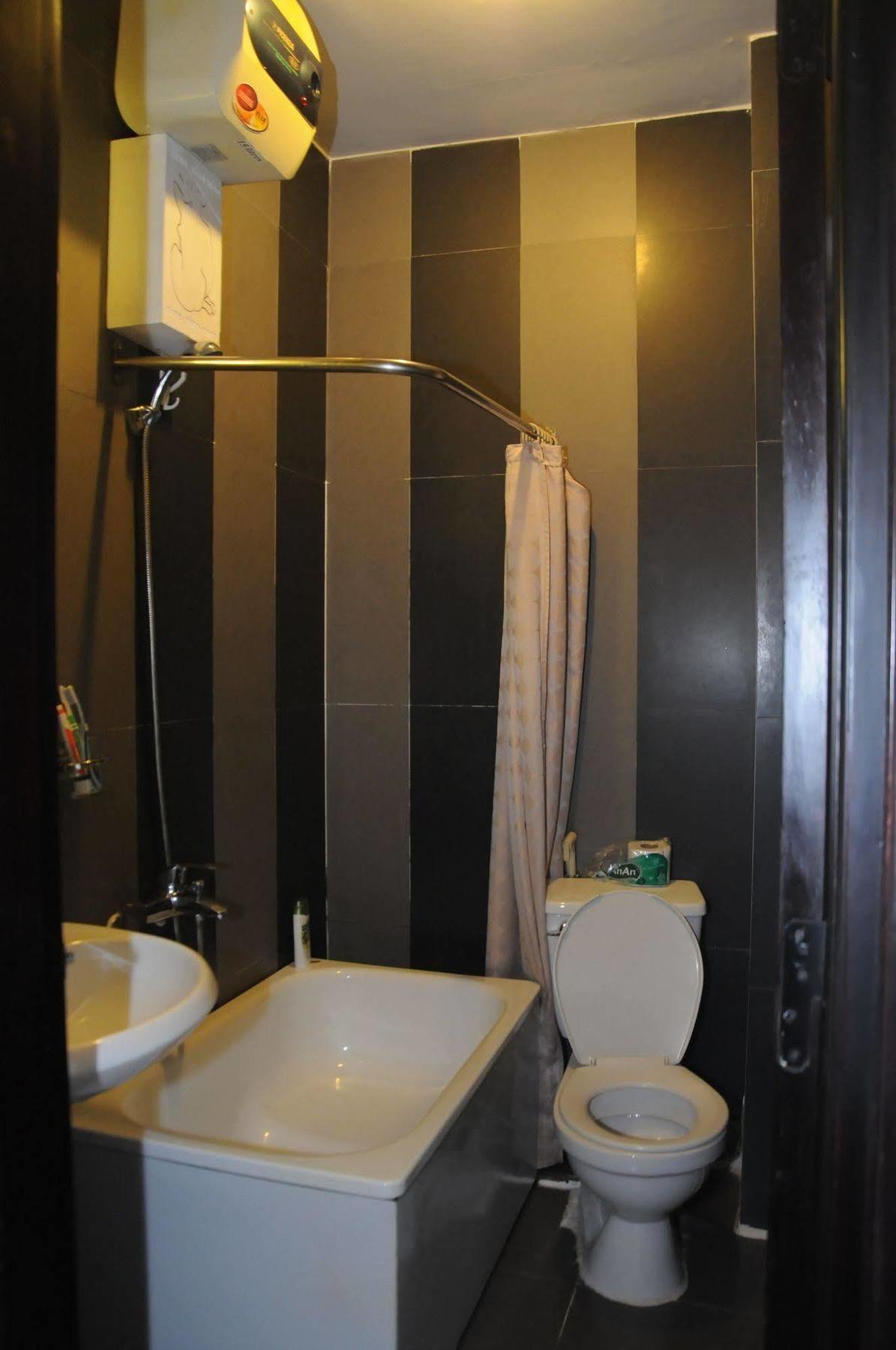Hue Nino Hotel Esterno foto